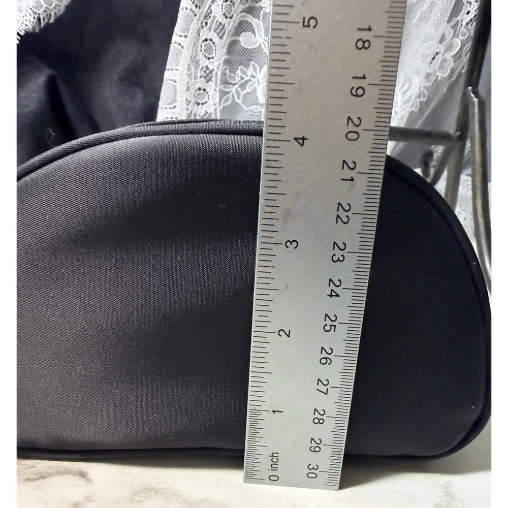 GIORGIO‎ ARMANI BEAUTY BLACK LEATHER POUCH Cosmetic Case W/BAG (A2967)